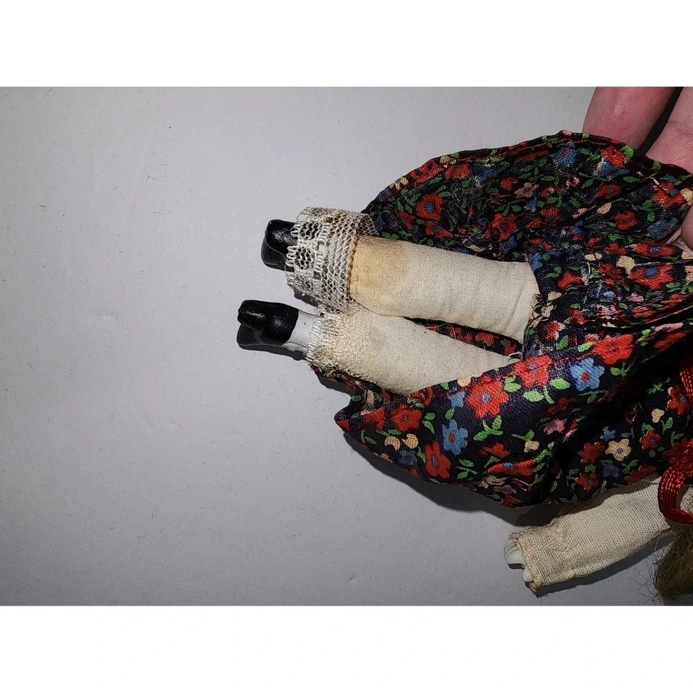 Vintage China‎ Collectible Doll